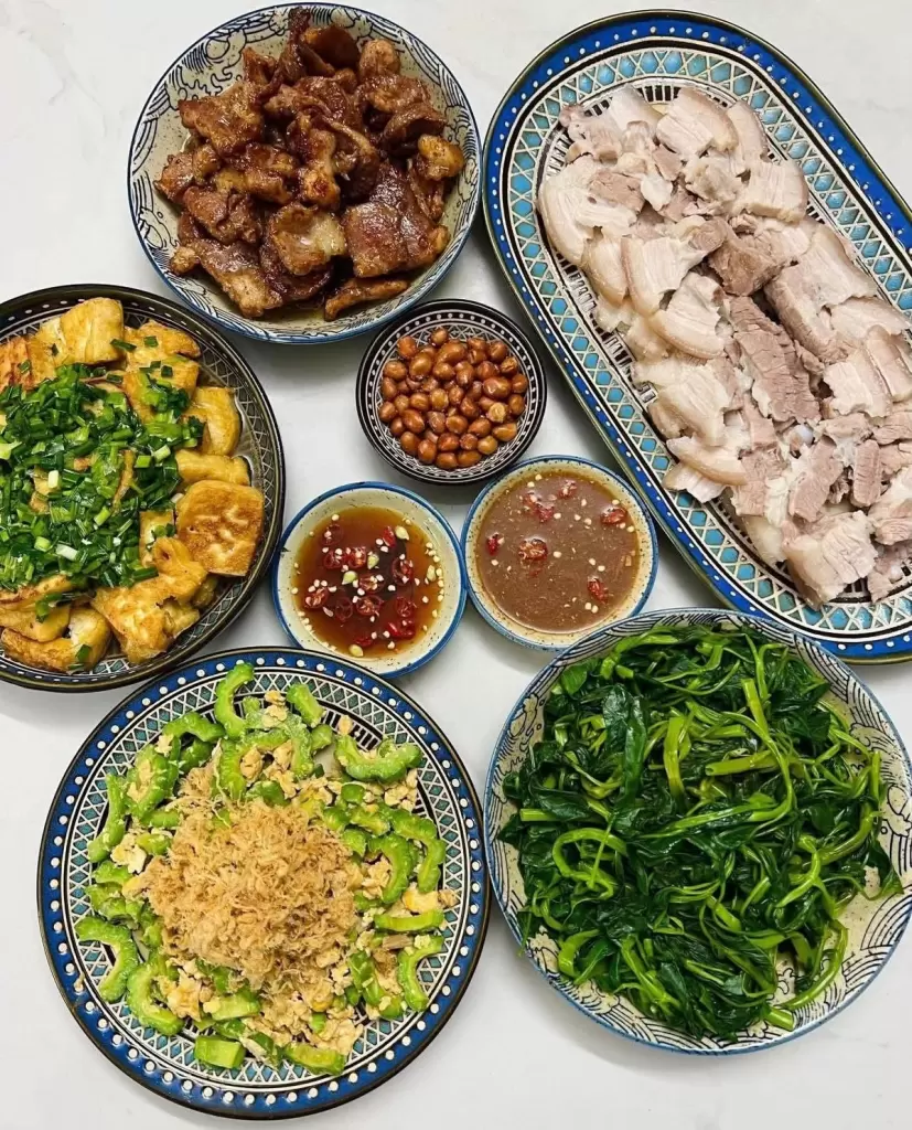 土耳其游客误将越南民宅当餐馆用餐 走红网络