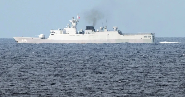 中国军方称在南海监视美军战舰 · 报道配图