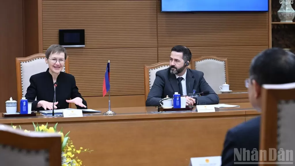 列支敦士登首相布丽吉特·哈斯在会议上发言。
