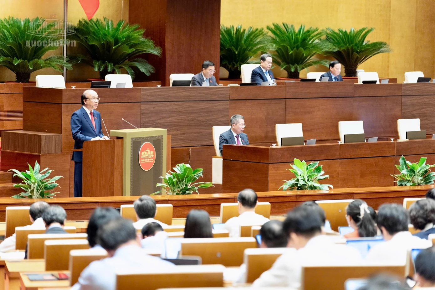 潘志孝在会议上