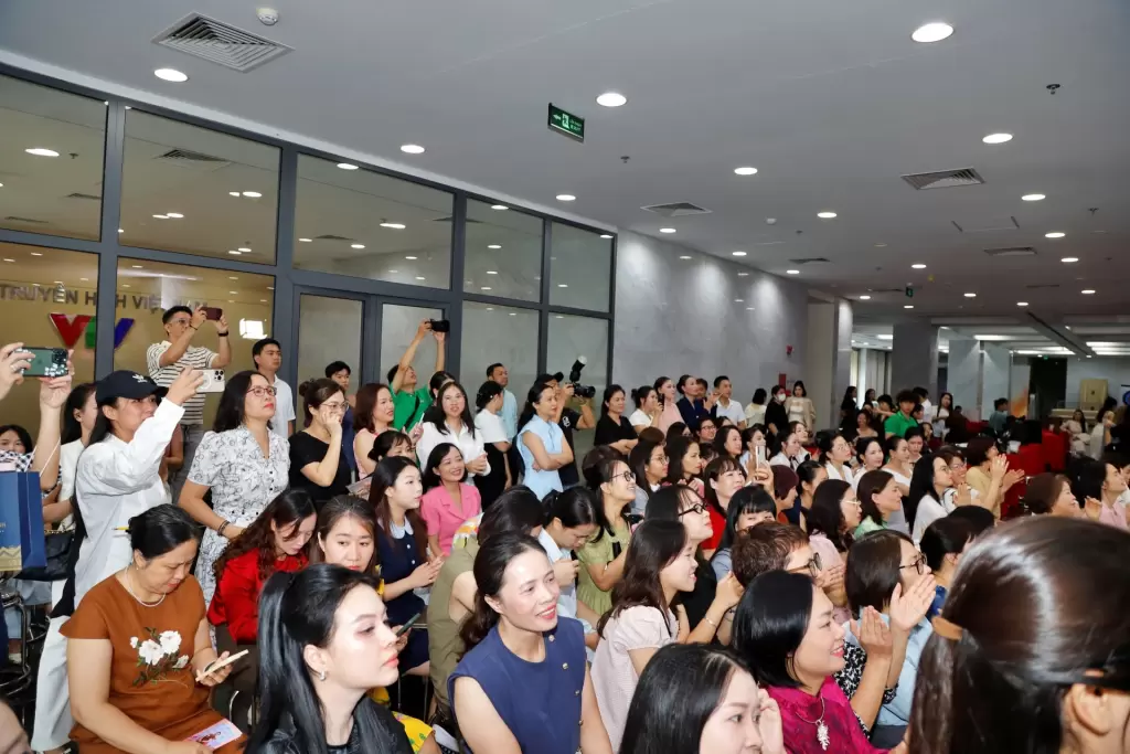 越南电视台举办“十月绽放”活动纪念妇女节 · 报道配图