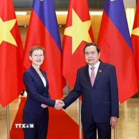 国会主席陈青敏会见列支敦士登公国首相布丽吉特·哈斯。