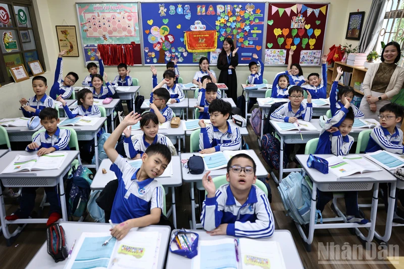 越南教育部规定数字学籍纳入学生评价档案，2026年12月起施行 · 报道配图