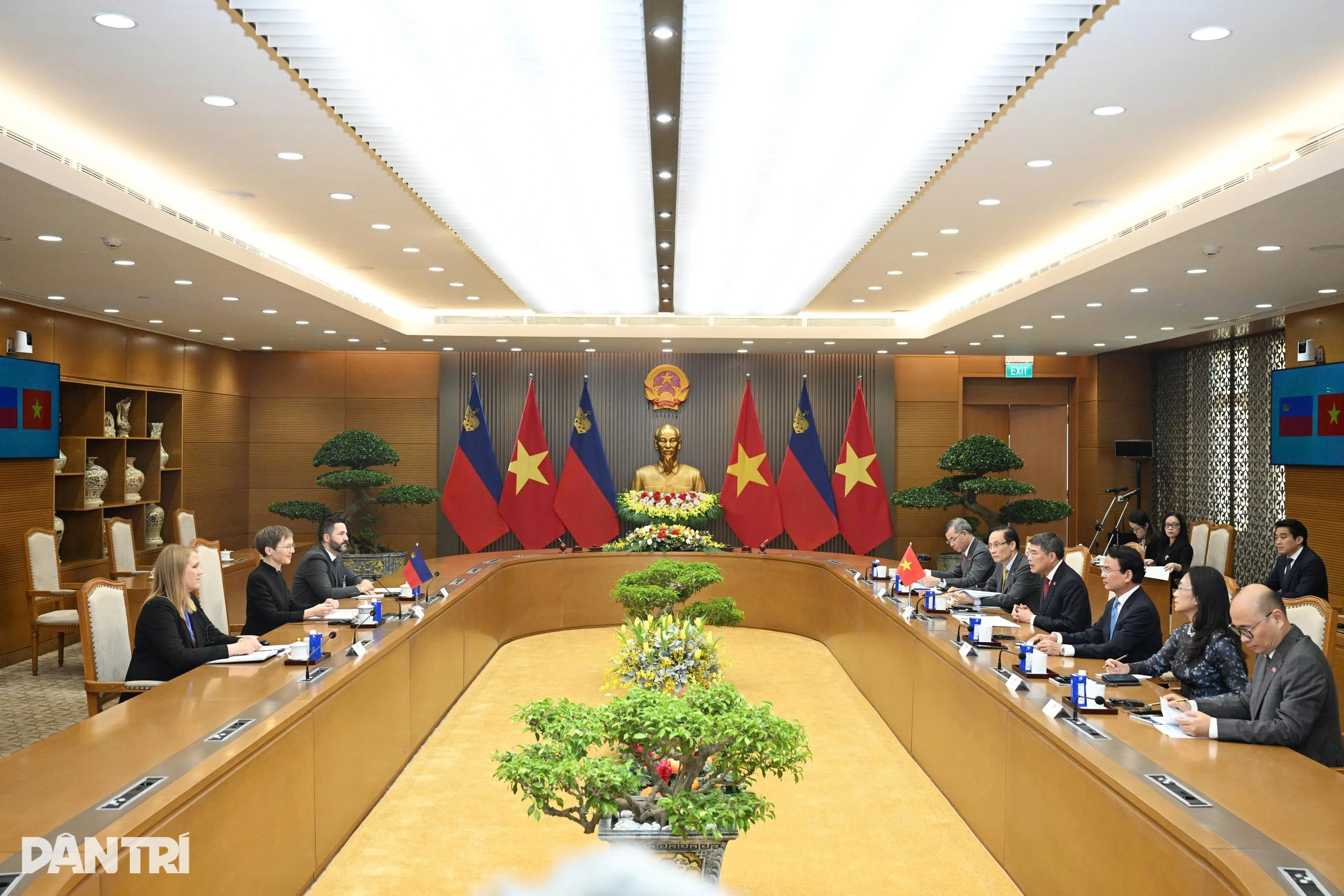 黎明兴总理与列支敦士登首相会谈