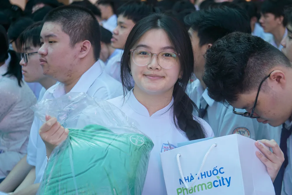 学生与专家互动
