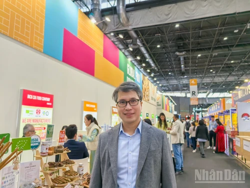 越南38家企业参加巴黎SIAL食品展,展区规模历来最大 · 报道配图