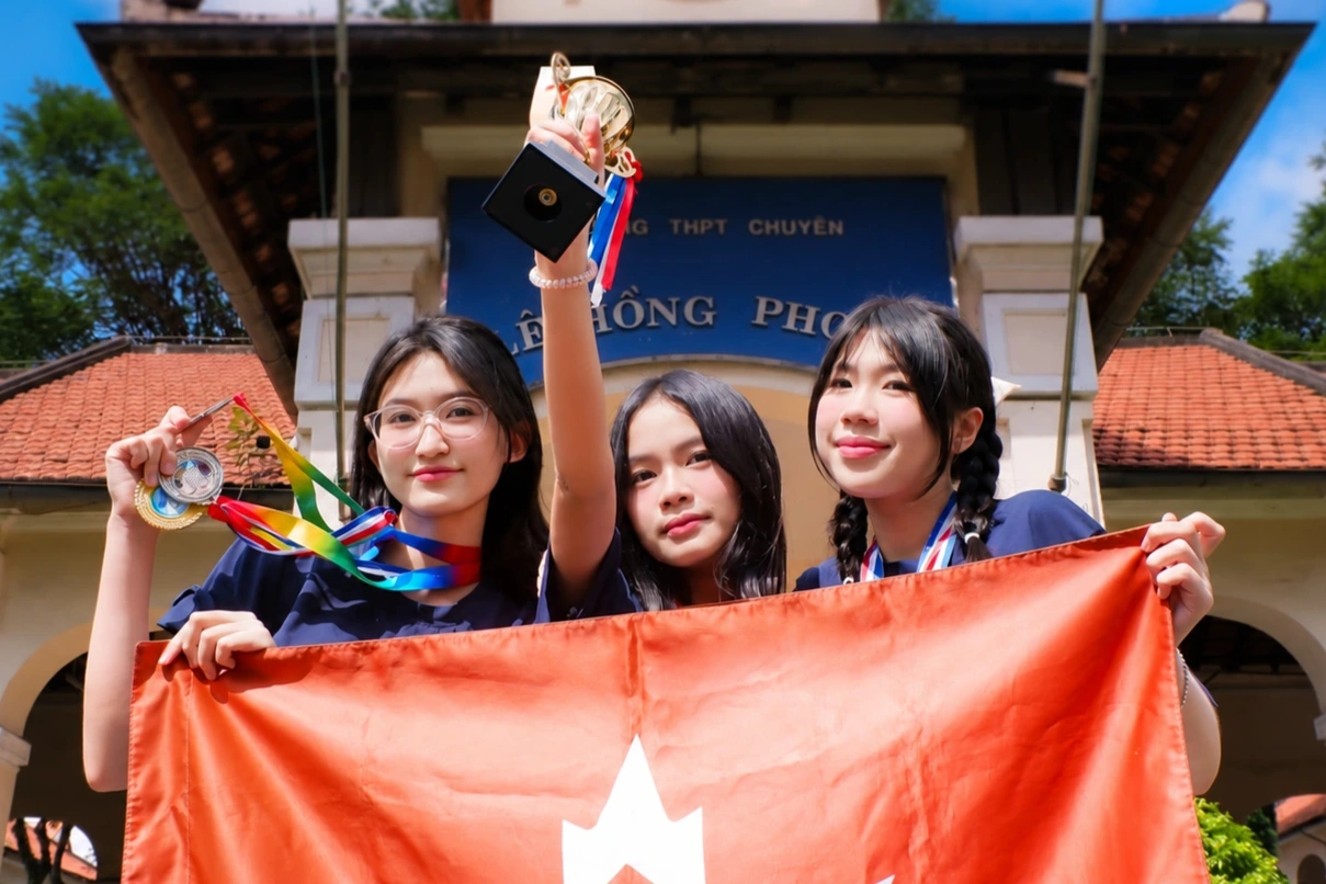 黎鸿峰专中代表第二次进入“Trường Teen”决赛