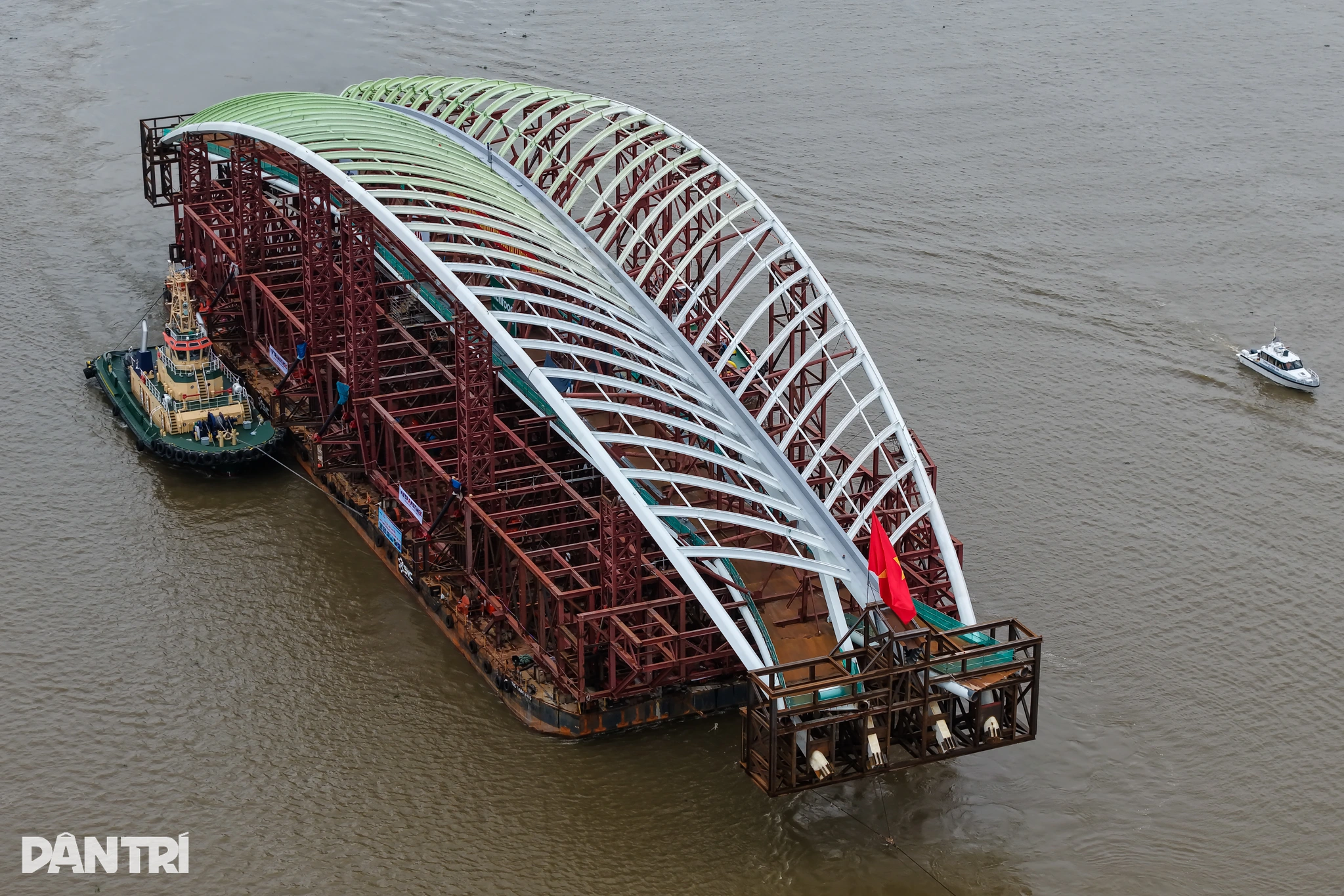 “水椰叶”3400吨越浪,驶向胡志明市中心 - 6