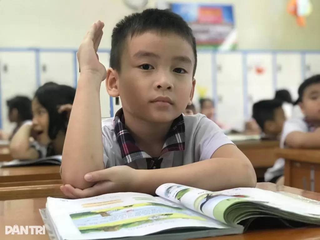 越南教育部新规:小学启用数字学籍,中学可机考 · 报道配图