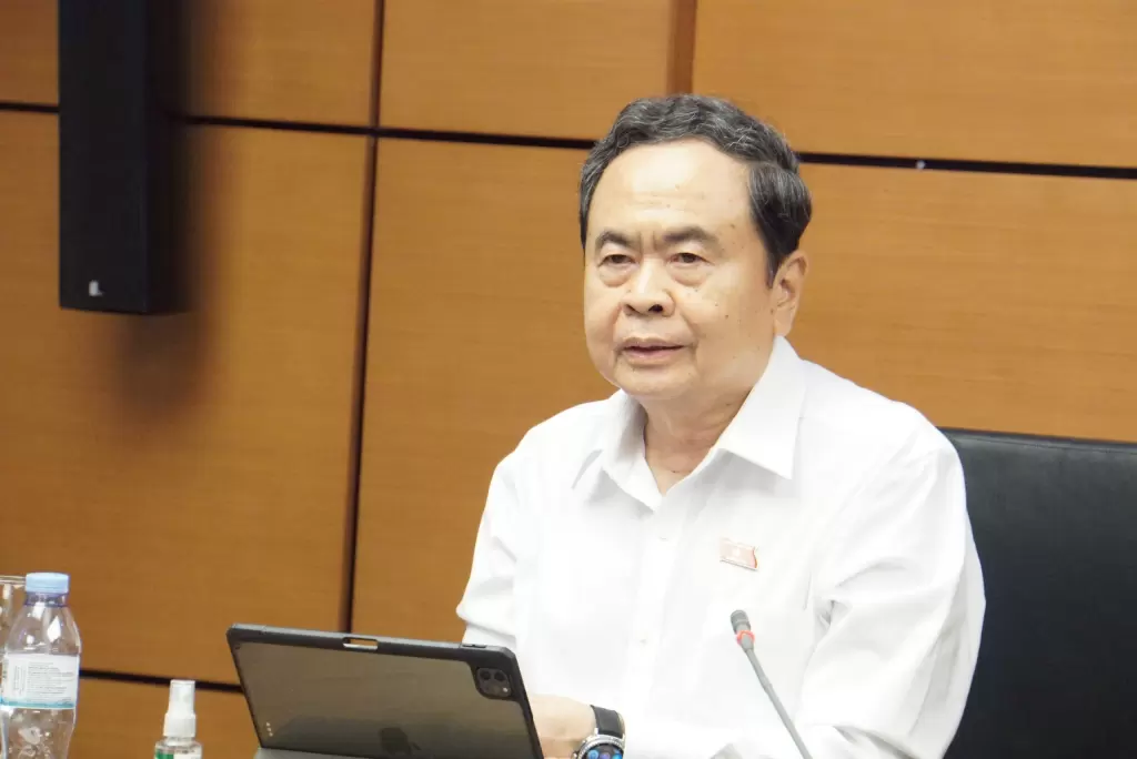 国会主席陈青敏在第二组讨论中发言
