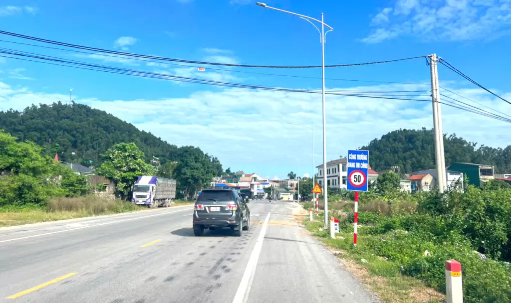建议核查拆除乂安沿海公路限速标志