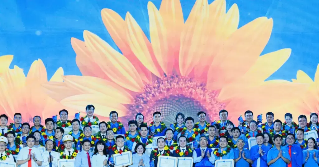 胡志明市青联会举行成立70周年纪念活动