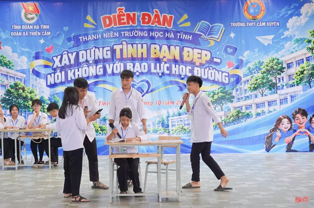 学生表演预防校园暴力小品