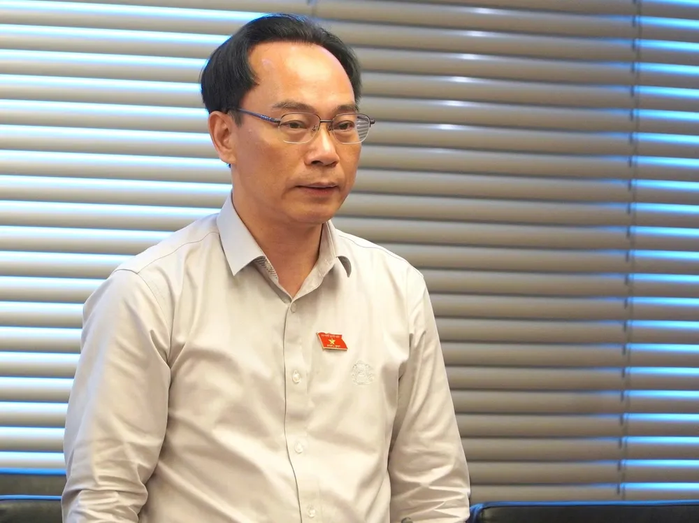 越南国会代表讨论160万青年“三不”问题 · 报道配图