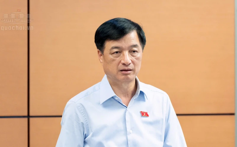 越南国会分组讨论经济社会与预算，阮维玉称岗位设置不按现有编制数计算 · 报道配图