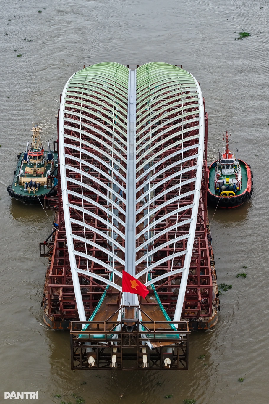 3400吨“水椰叶”破浪驶向胡志明市中心 - 3