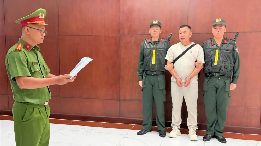 胡志明市警方逮捕孫鵬