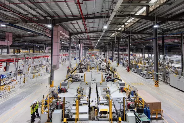 河内CNC公司称成为VinFast直接供应商后九个月营收超去年全年两倍 · 报道配图