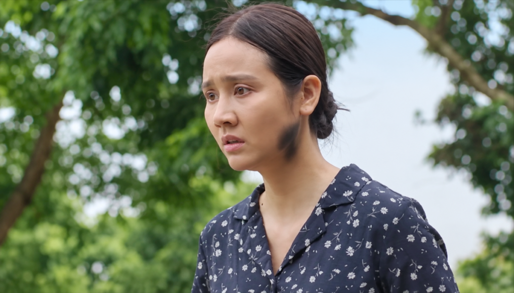 越南劇集《無頂之屋》第4集：Hạnh失竊積蓄，Thơ因家貧遭嘲笑