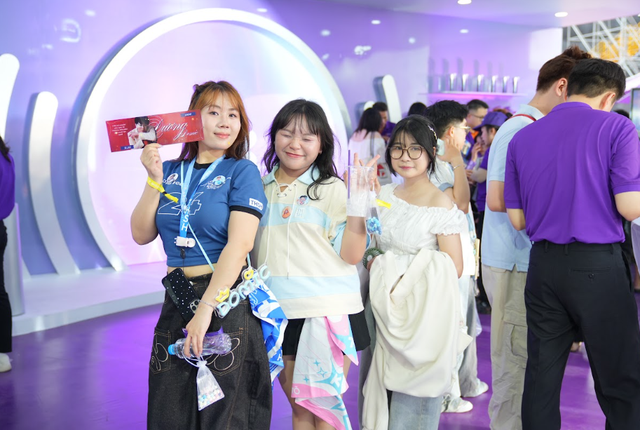 “Say hi”演唱會Vạn Phúc站首夜結束,第二場定於10月18日晚舉行 · 報道配圖