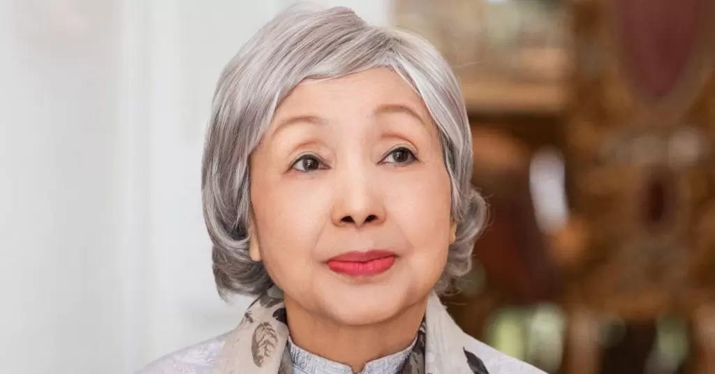 山金集团创办人之孙公开求婚画家女友照片