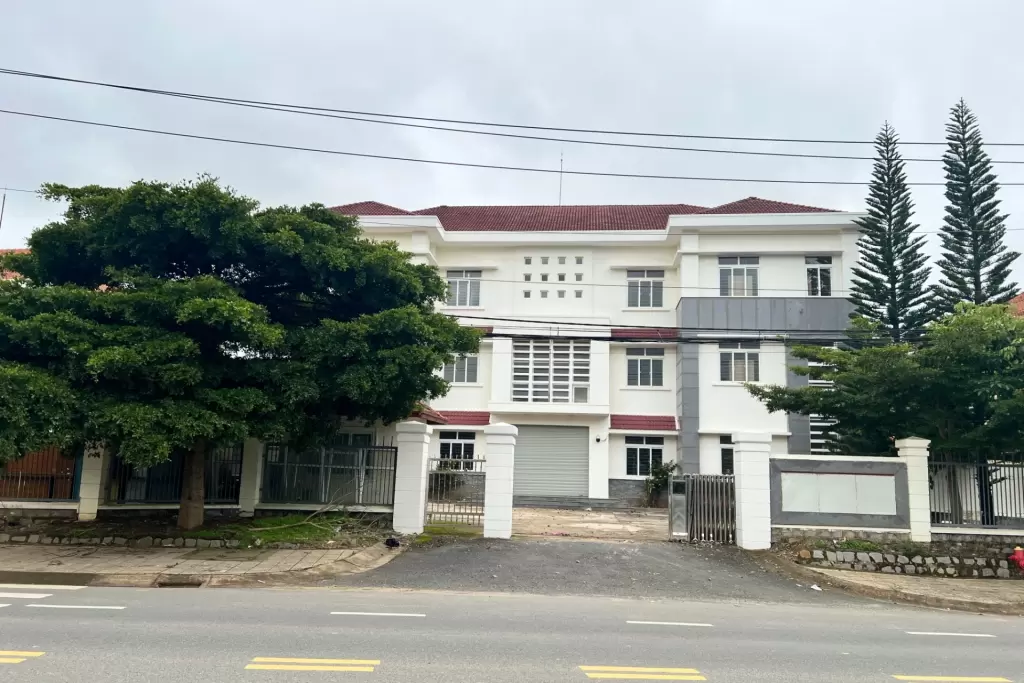 林同省合并后闲置公房土地1255处，已处理582处 · 报道配图
