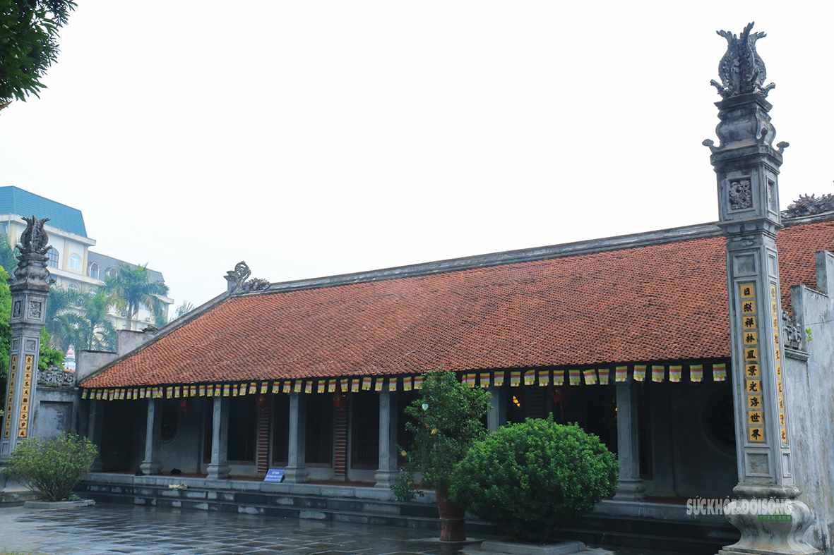 河內聖主寺近千年古寺藏於師範大學校園內 · 報道配圖