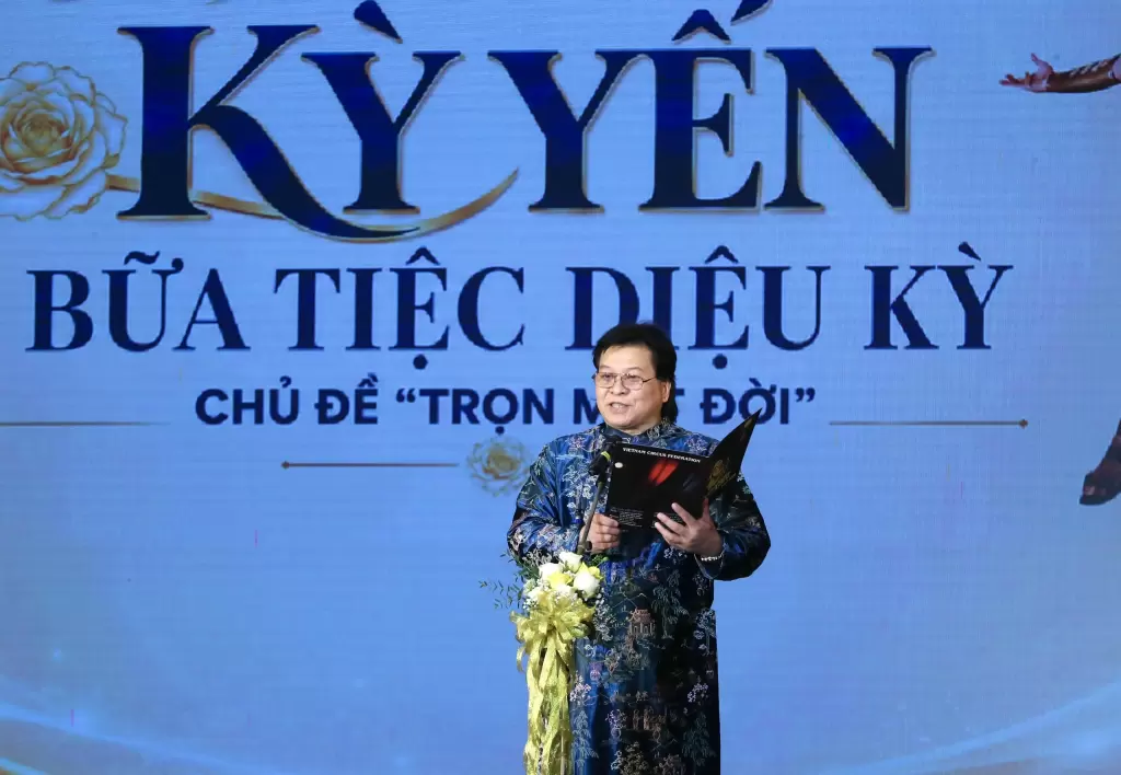 河内中央马戏院推出科技融合演出《奇宴》 · 报道配图