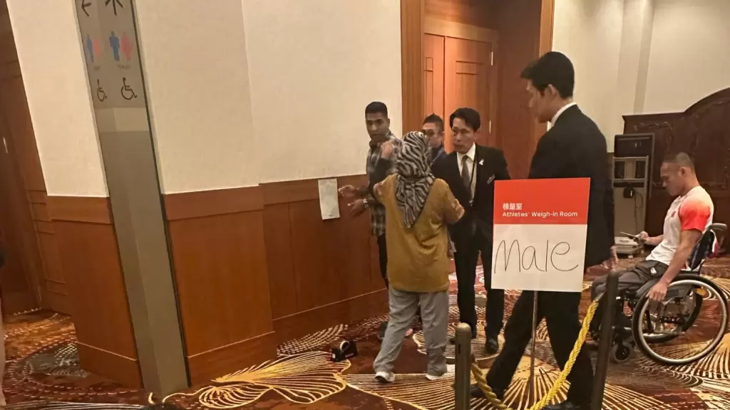 男子运动员称重区