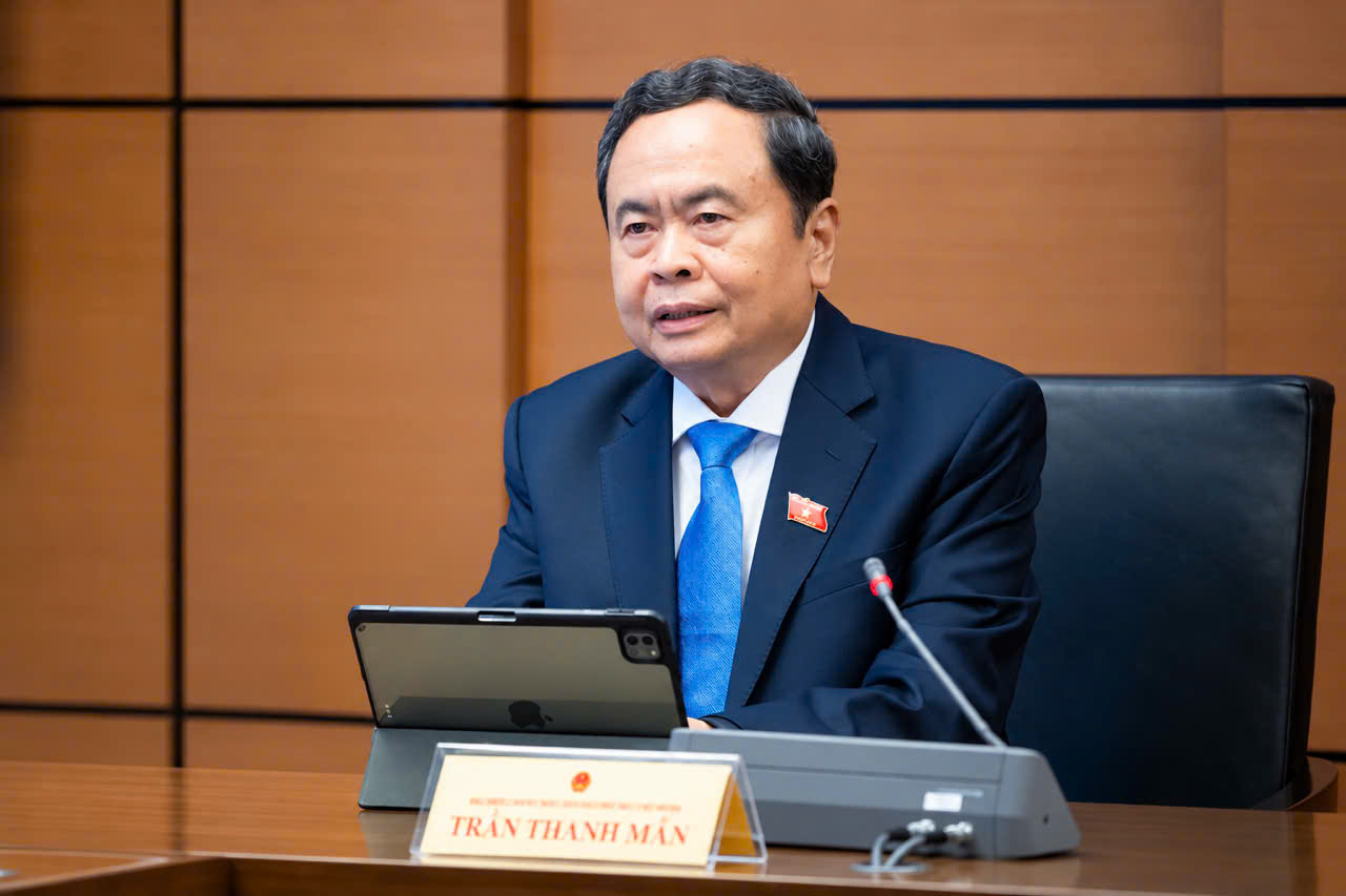 越南国会主席要求坚决替换推诿避责、不完成任务的干部 · 报道配图