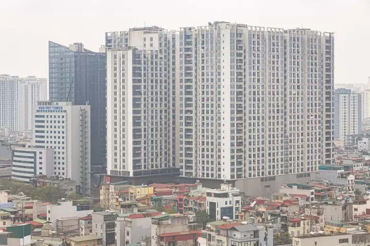 專家分析越南房價難降原因：土地與手續成本推高售價 · 報道配圖