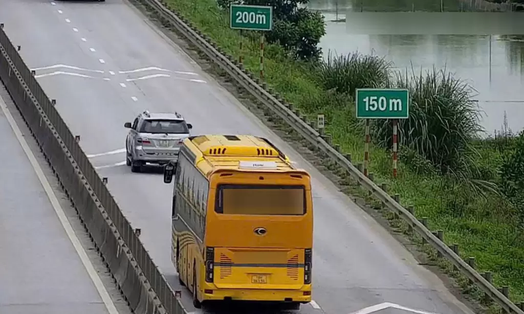 越南梂曳-高蒲高速20日起處罰慢速佔用左車道車輛