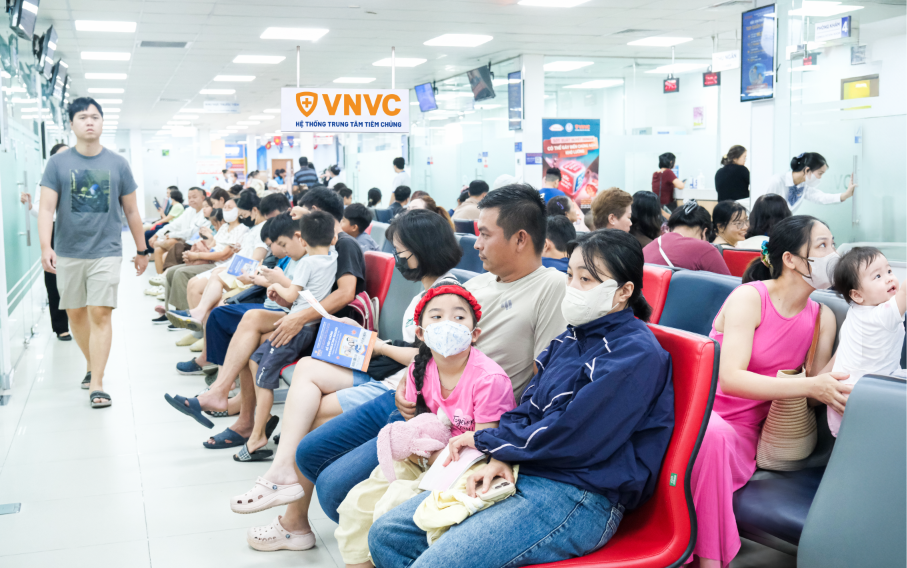 胡志明市一名8.5月龄婴儿感染脑膜炎球菌后截肢 · 报道配图
