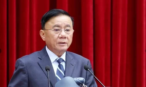越共政治局要求2026年建成统一岗位数据库,薪酬与岗位挂钩 · 报道配图