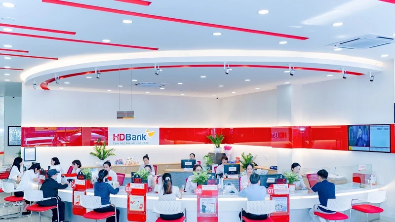 HDBank推出10万亿越盾信贷包 年利率下调1.5% · 报道配图