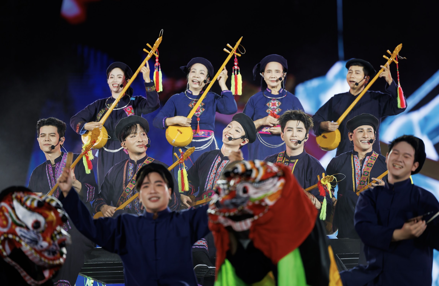 越南“哥哥們”演唱會胡志明市首場落幕 主辦方稱五小時售罄 · 報道配圖