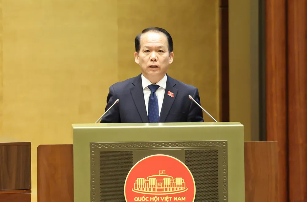 司法部部长黄清松提交《资产拍卖法（修订）》草案。