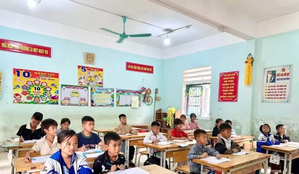 高平省扣瓦乡学生增600人 教师仍缺126名