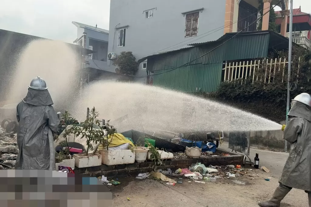 河内上福乡废品站气体泄漏致40人入院 · 报道配图