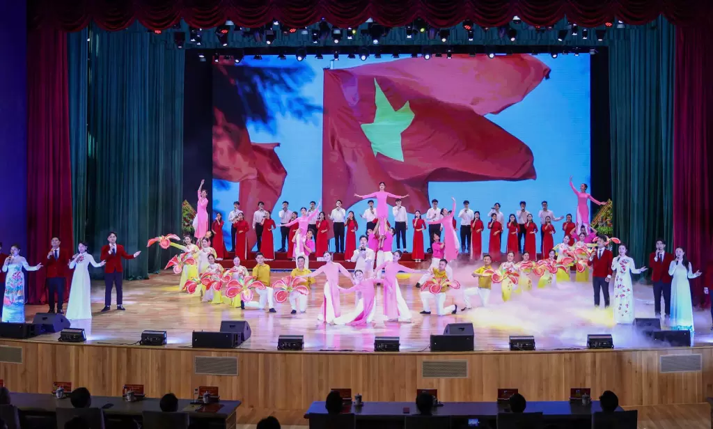 纪念胡志明首次视察海防市80周年——图5