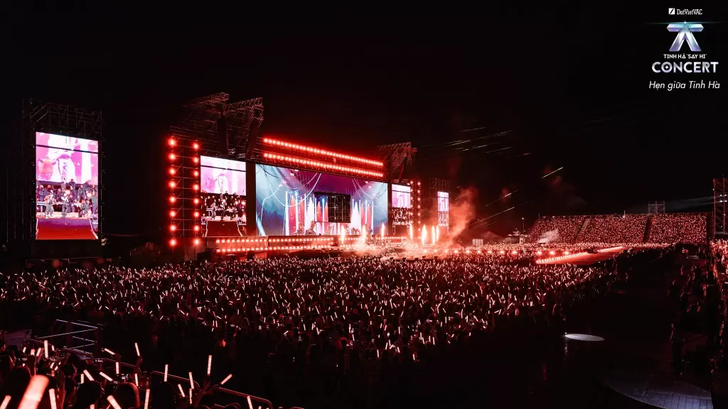 “Say Hi”演唱会胡志明市第二晚落幕,河内站定于11月 · 报道配图