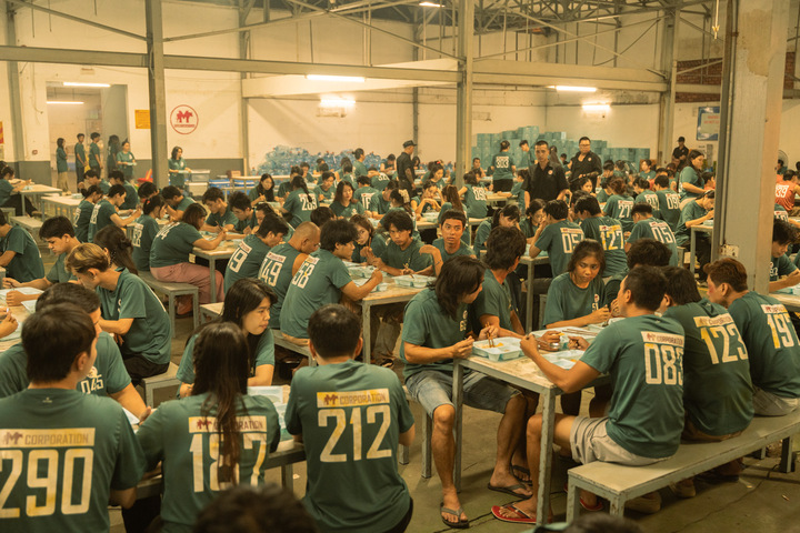 《贩卖营》票房4510亿越盾登顶2026年越南票房 · 报道配图