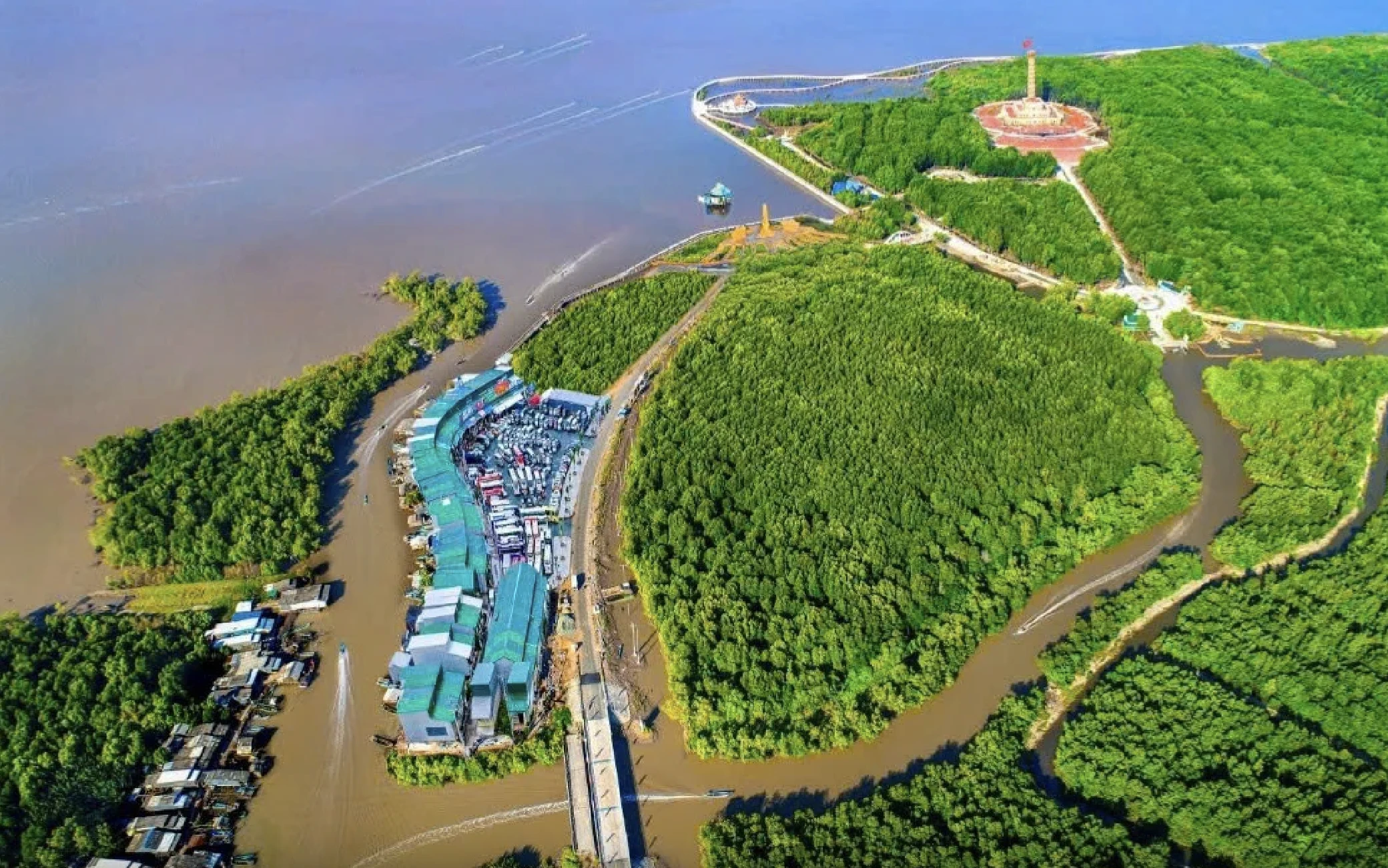 越南2025年氣候情景：2100年湄公河三角洲約18.44%面積或淹沒 · 報道配圖