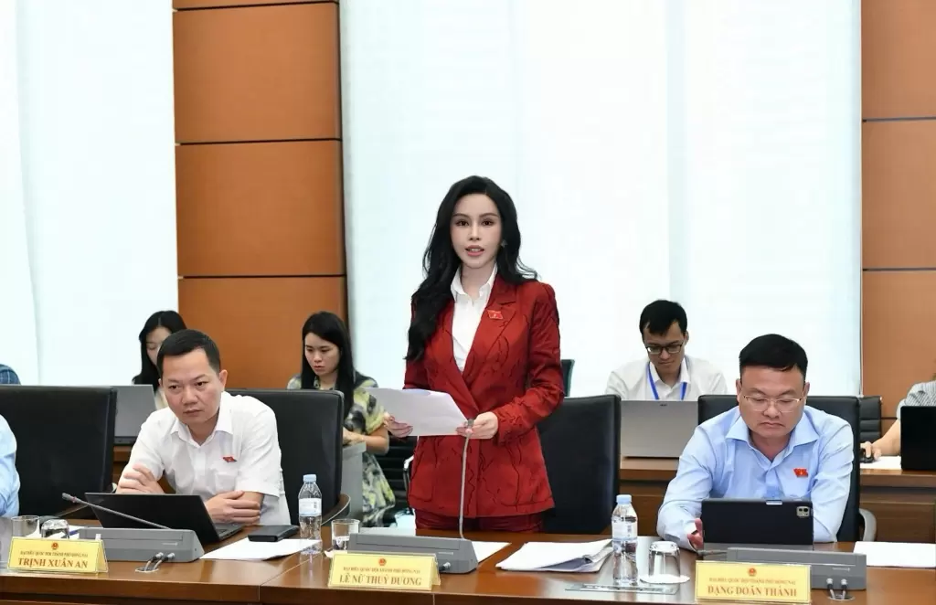 代表黎女垂楊