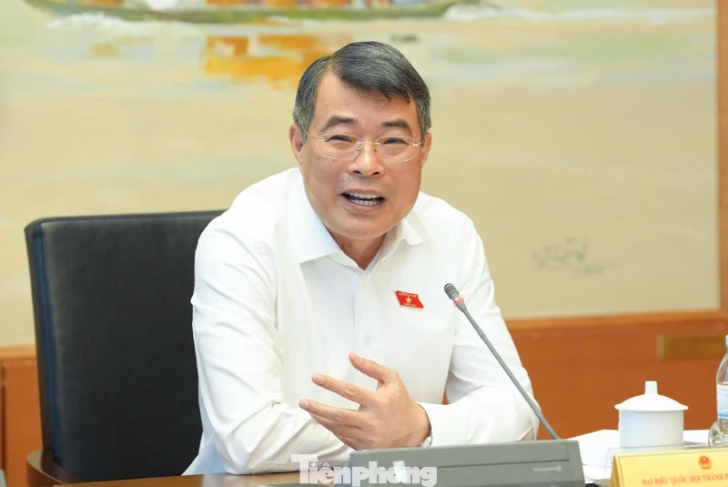 越南国会审议资产拍卖法修订草案，拟提高土地拍卖保证金 · 报道配图
