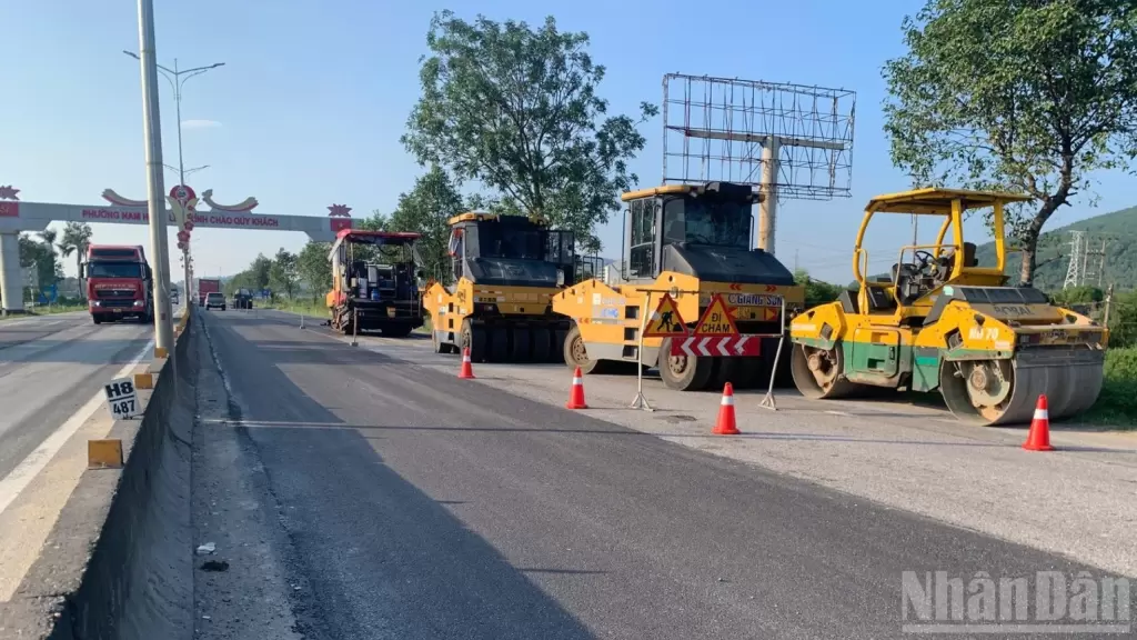 越南公路局暂停荣市绕城公路等两项目收费30天 · 报道配图