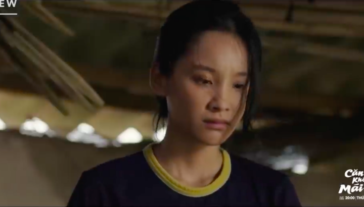 Thơ因家境貧寒被朋友嘲笑。
