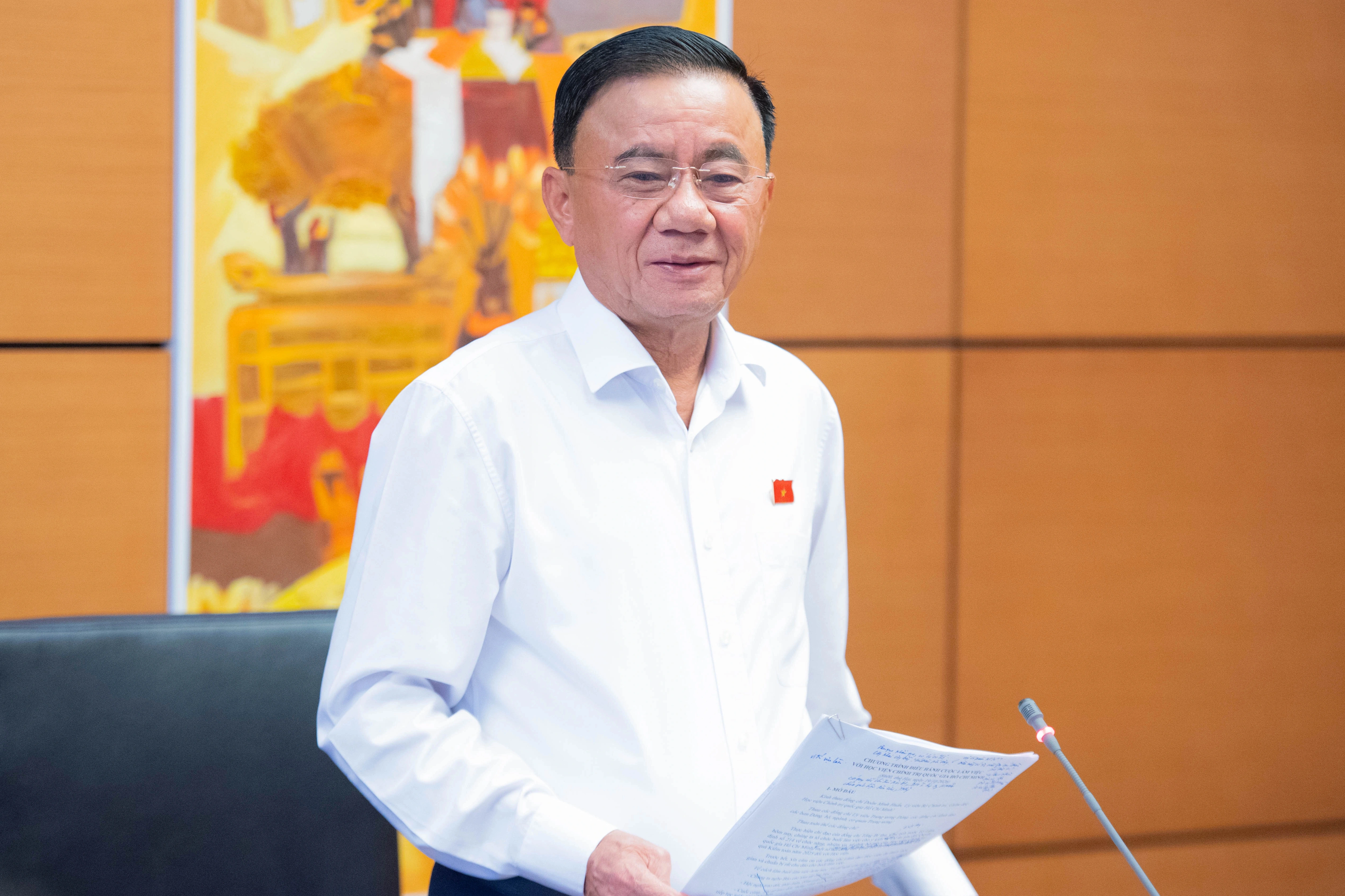 越南国会讨论学校撤并,有代表称出现逾万名学生“超级学校” · 报道配图