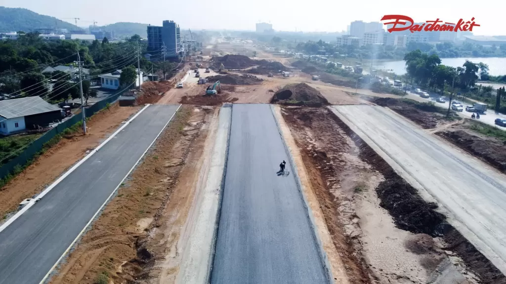 河內5200億盾連接升龍大道與和平高速路段完成逾三成工程量 · 報道配圖