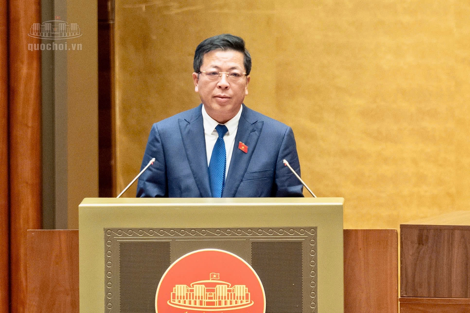 政府报告胡志明公路项目最后路段进度